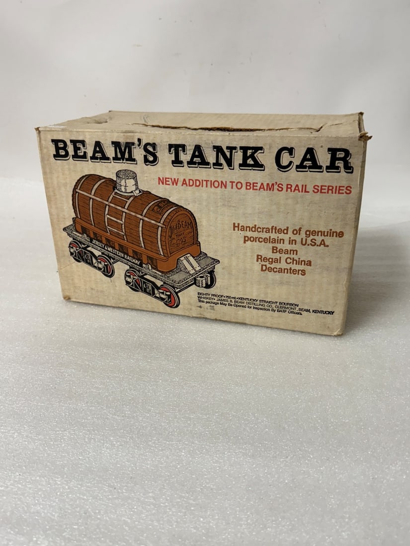 Jim Beam Figural Bourbon Bottle (1 of 3)