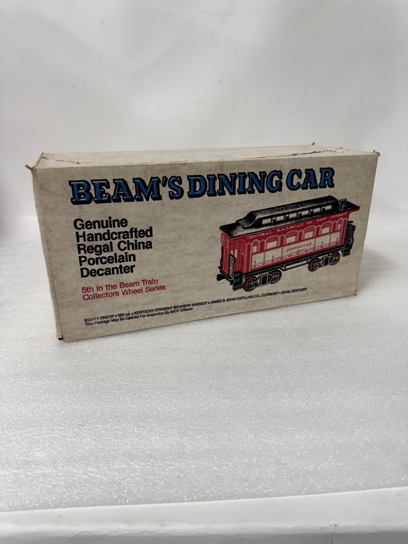 Jim Beam Figural Bourbon Bottle (1 of 3)