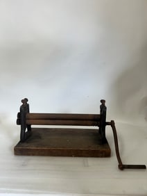 Vintage Hand Cranked Clothes Ringer
