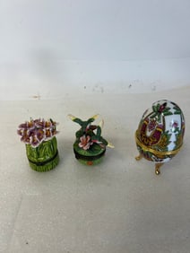 Vintages Boxes inc. Porcelain (3)