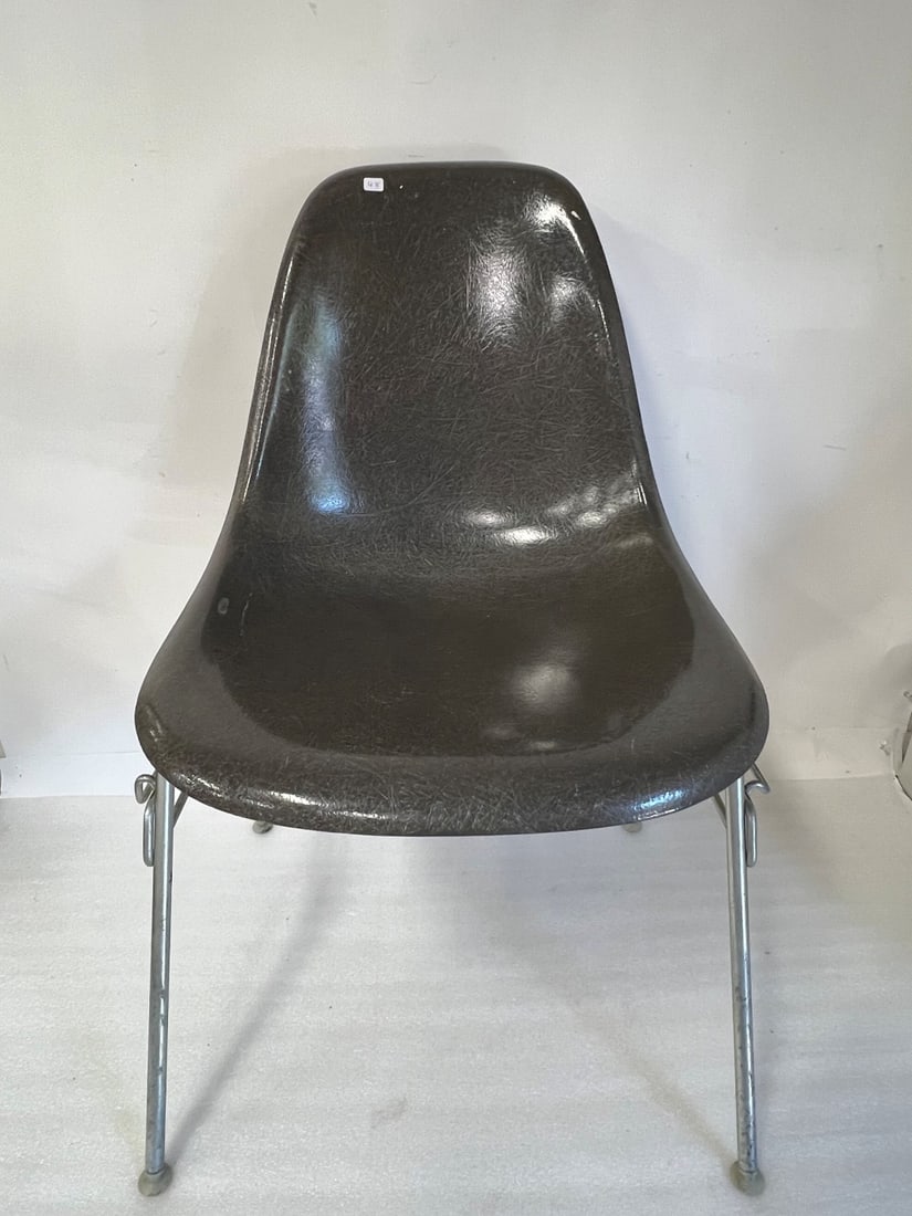 Eames Chair. Herman Miller. Elephant Grey (1 of 3)