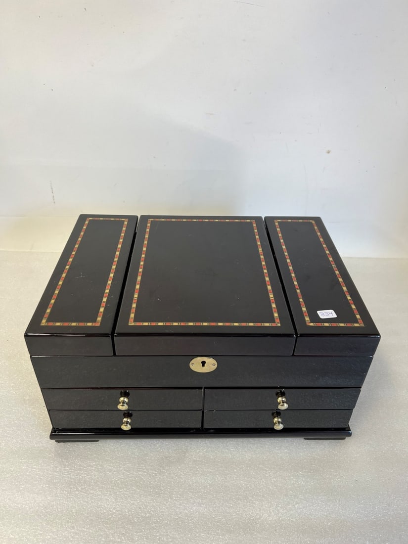 Multi-Drawer Lacquer Jewelry Box. (1 of 2)