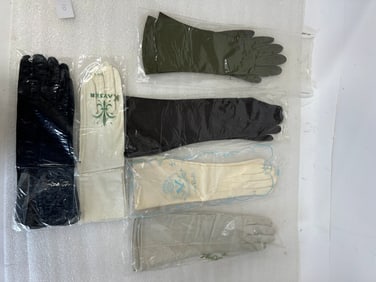Six Pr. Vintage Gloves