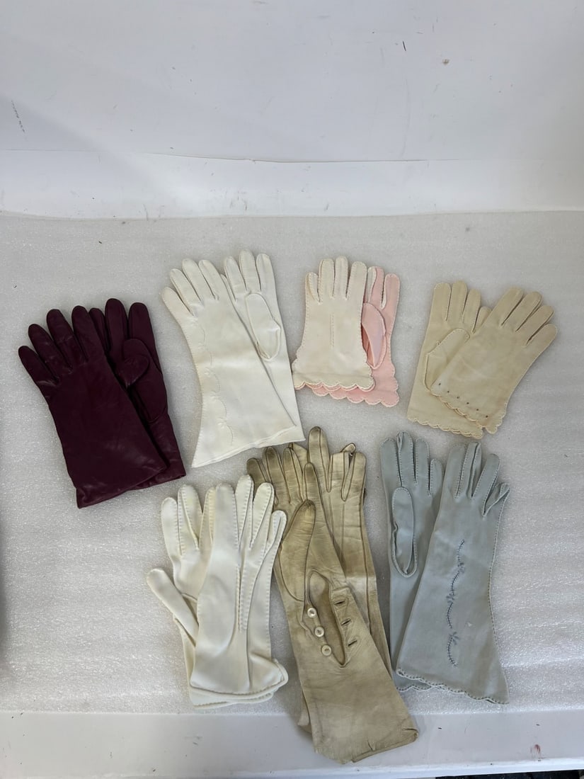 Seven Pr. Vintage Gloves: Varying sizes. Smallest 9 1/2" biggest 10 1/2"