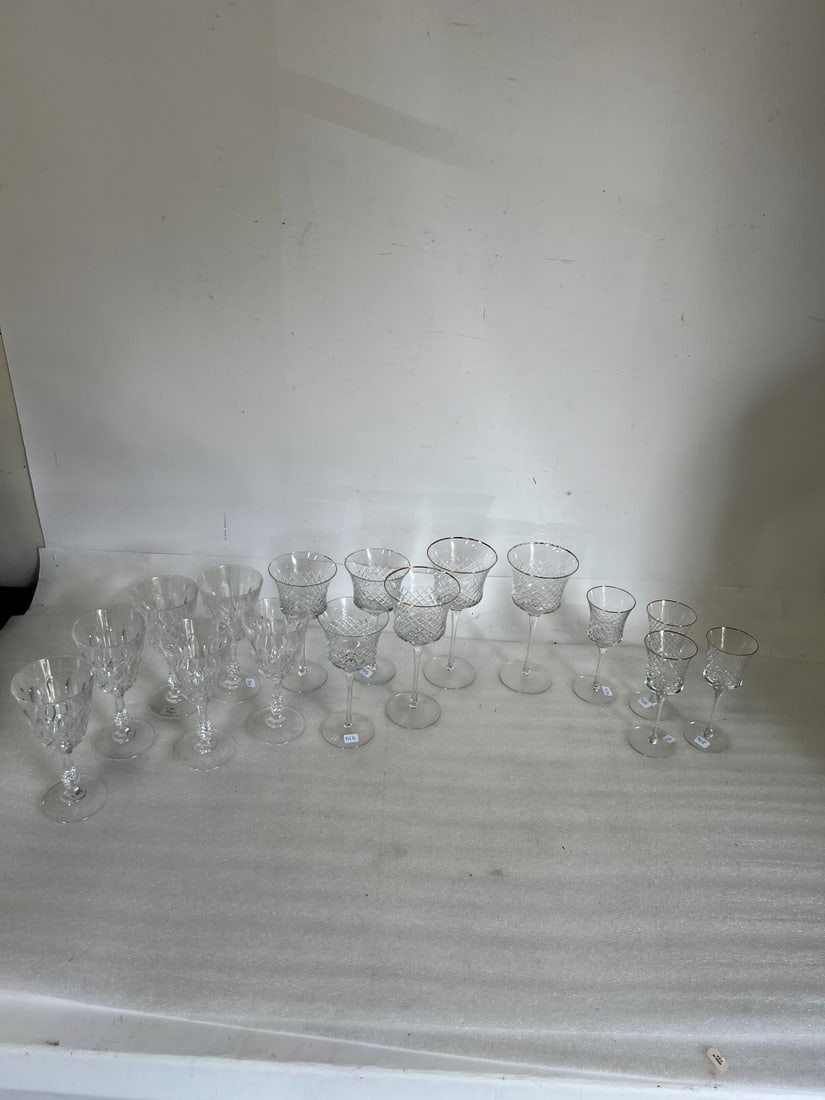 Good Quality Stemware. Various Sizes (16): As pictured.