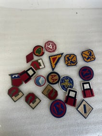 20 WWII Patches. All original.