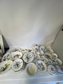 Extensive Villeroy & Boch Dinner Service in the Botanica Pattern (46 pcs)