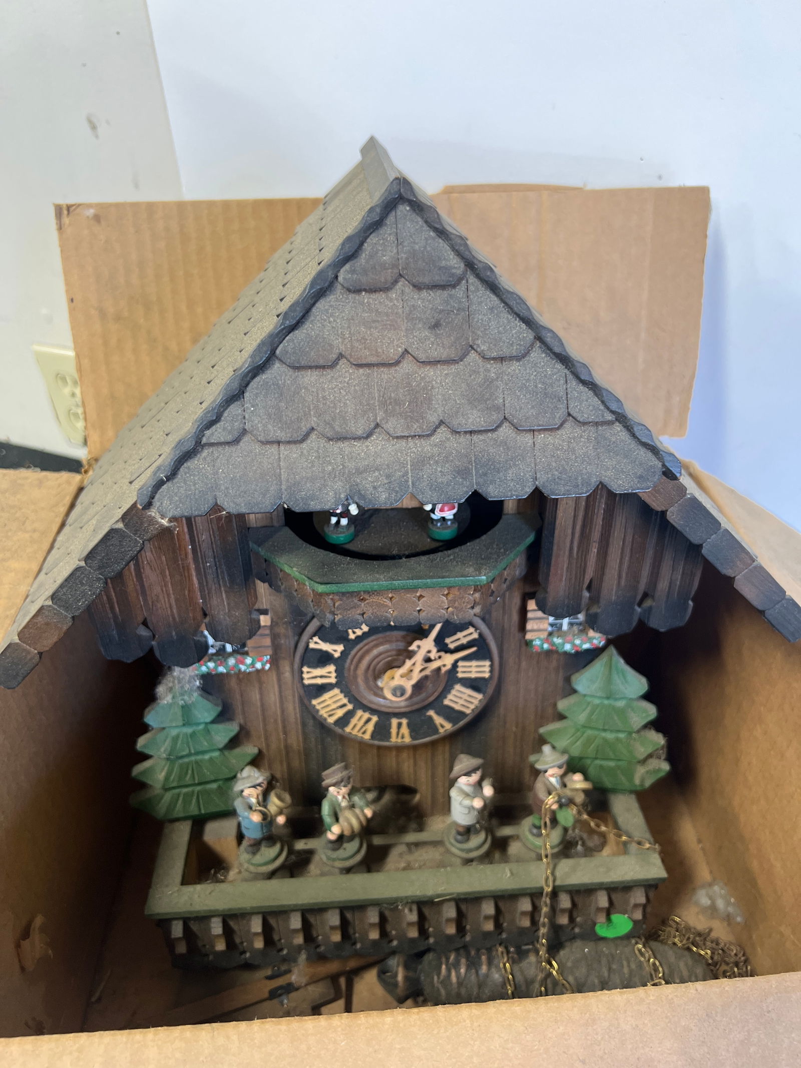 Vintage Cuckoo Clock (1 of 2)