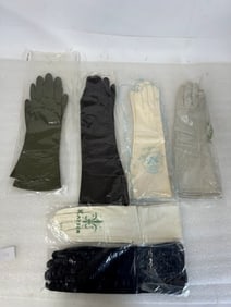 Six Pr. Vintage Gloves