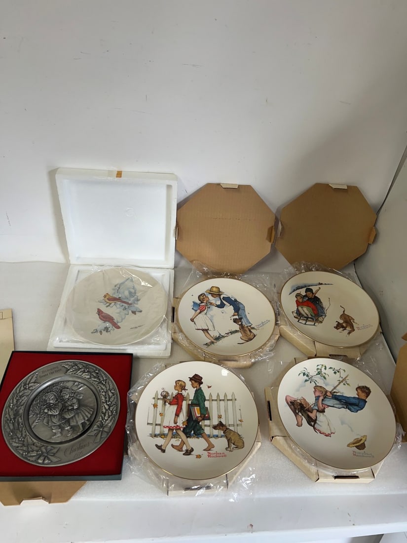 Ltd. Edition Christmas & Other Plates 70's (6) (1 of 4)