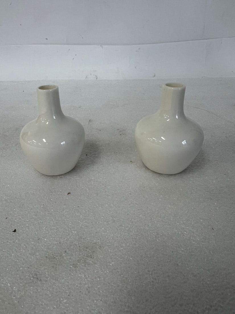 Vintage Lenox Small Ivory Bud Vases(2) (1 of 2)