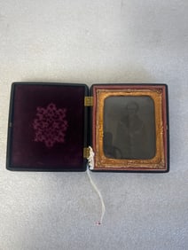 Daguerreotype. Woman. Original Case