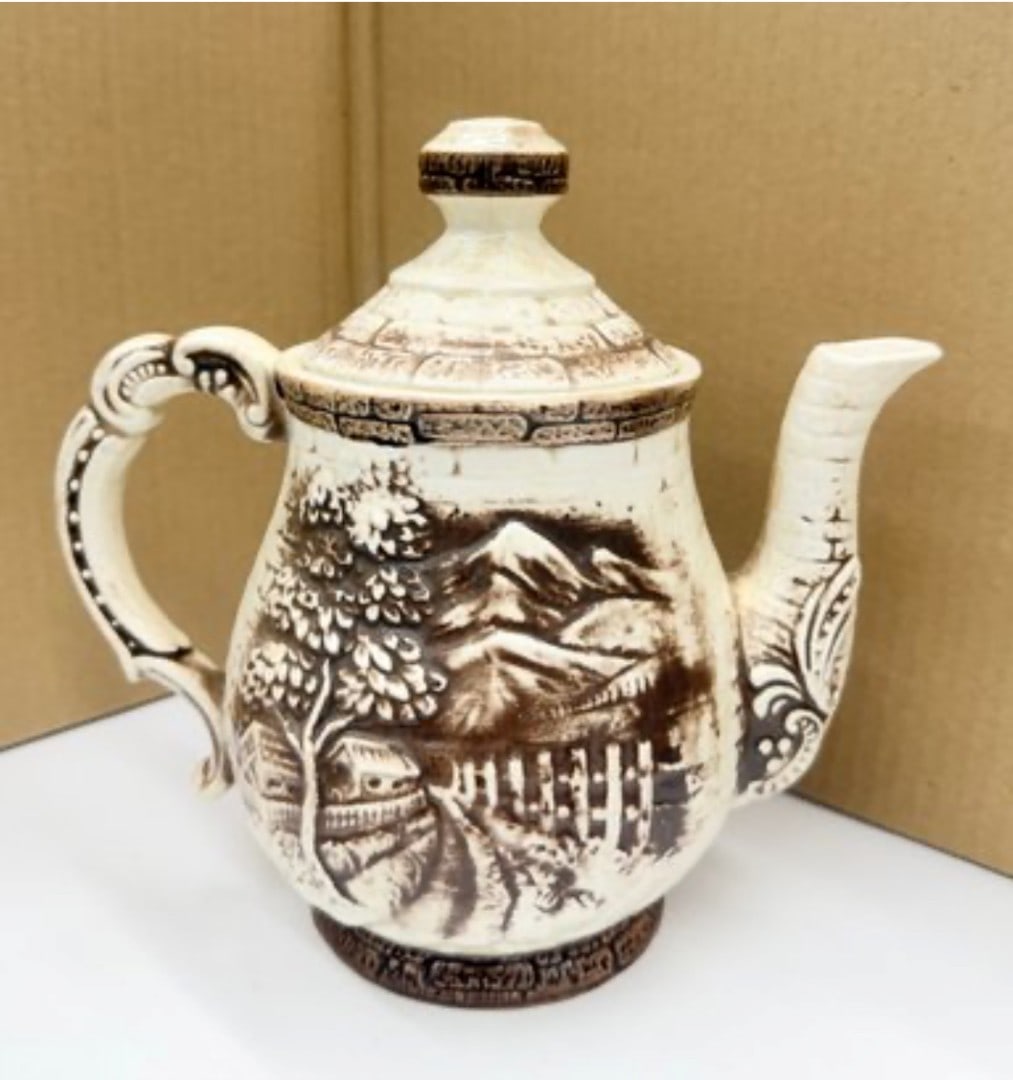 Vintage Ceramic Tea Pot (1 of 3)