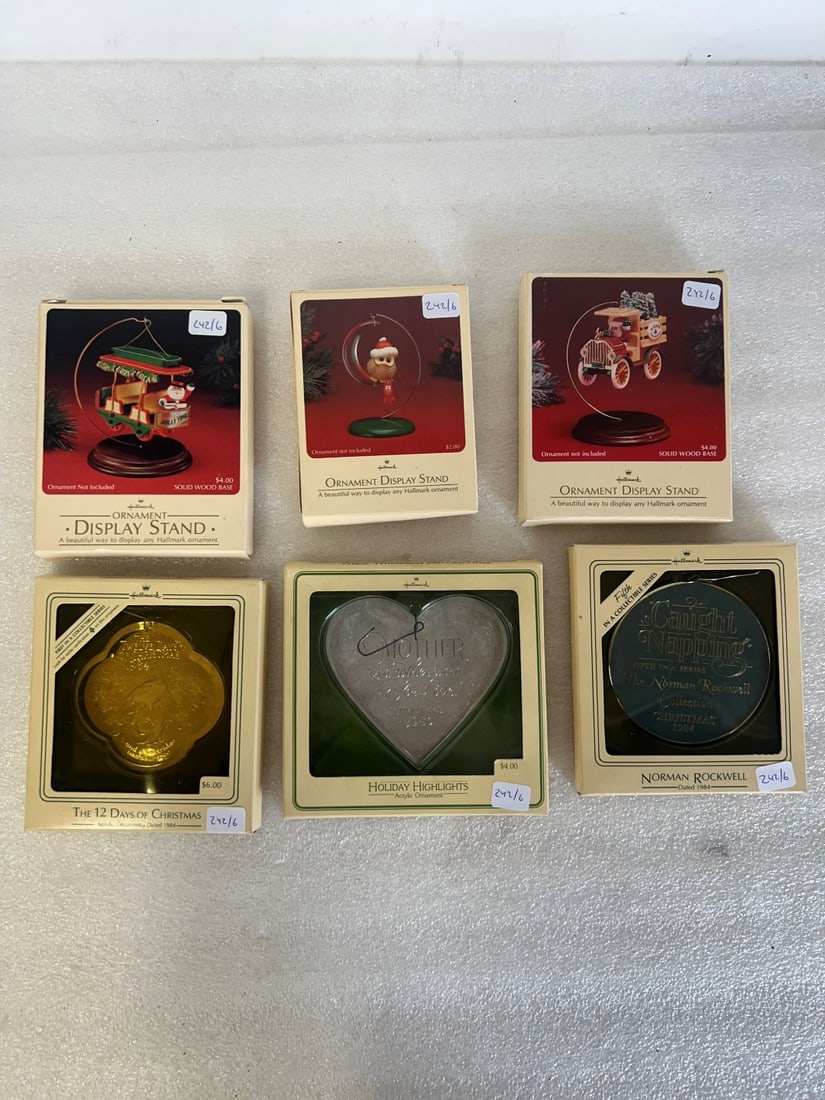 Hallmark Holiday Lot (6) (1 of 1)