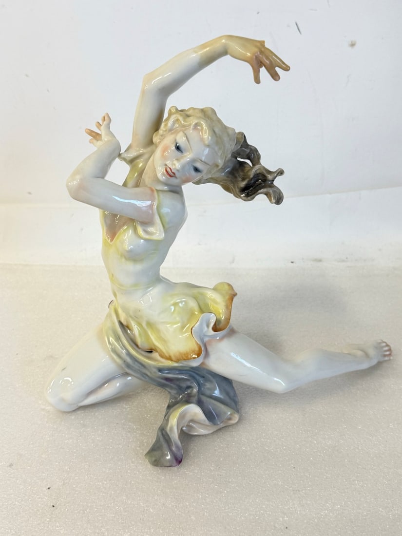 Hutschenreuther Art Deco Porcelain Dancer (1 of 7)