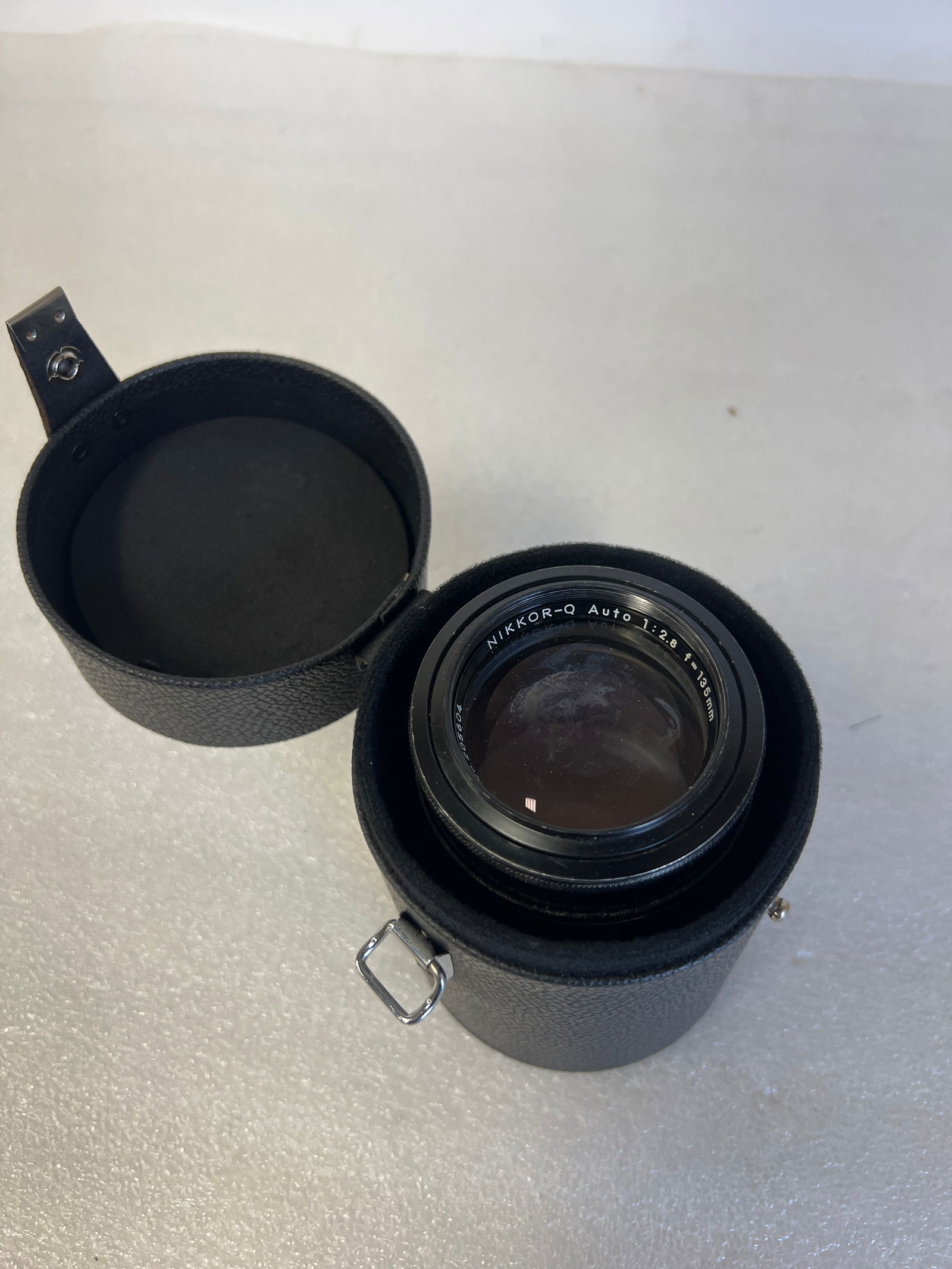 Nikon Nikkor-Q Auto 135mm f/2.8 Manual Focus Telephoto Lens (1 of 2)