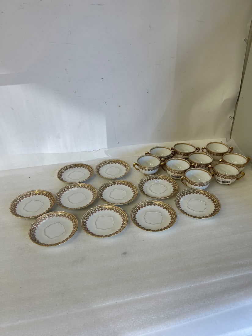 Limoges T & V Creme Soups & Saucers (19 pcs): Nine cups and ten plates Marked at the underside.