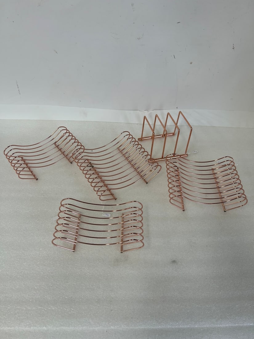 Five Good Quality Copper Plate Holders (8): All will hold 8" plates. Four in the lot.