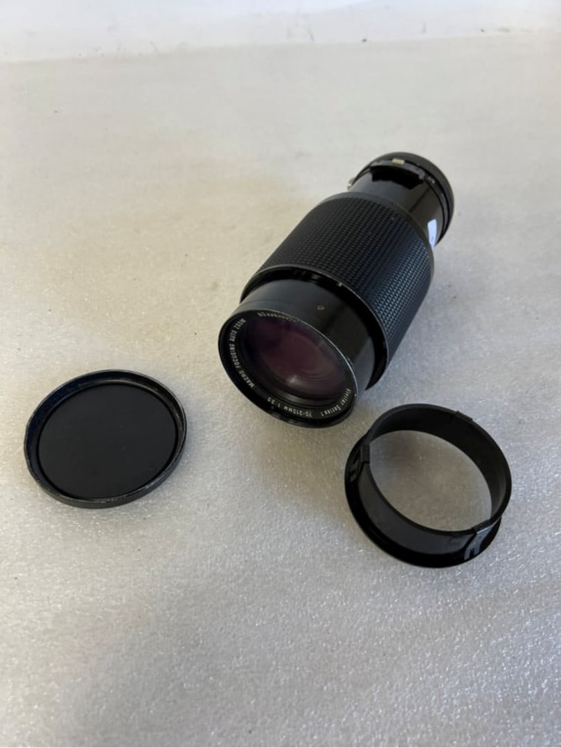 Camera Lens Vivitar Series 1.35: Vivitar Series 1 35 mm Vintage Lens.