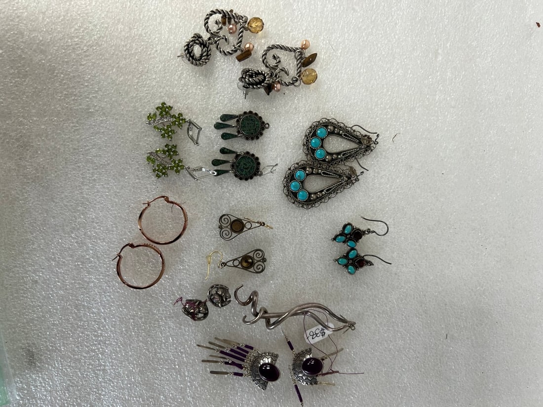 Vintage Pierced Earrings (10 pr.): Includes sterling silver, Southwestern American Indian Sterling and Turquoise, lapis lazulli and sterling and others. 10 pair on antique earrings in the lot, all for pierced.