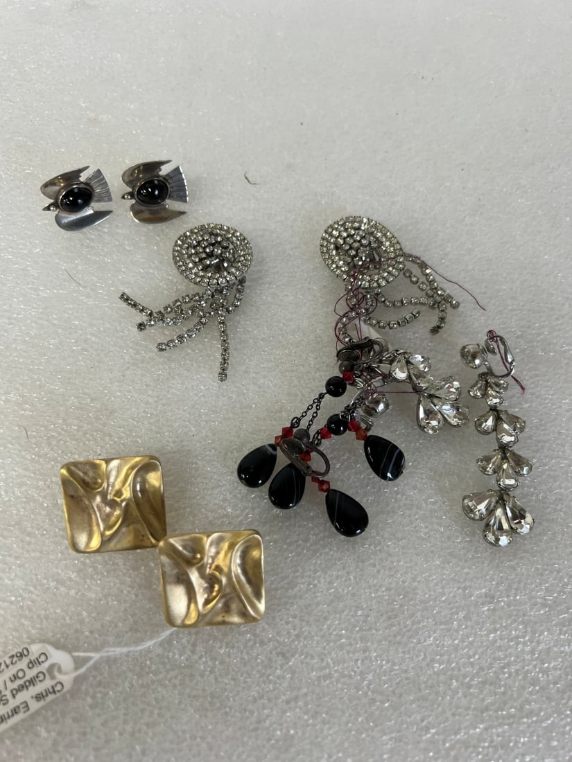 Vintage Earrings. Clip, inc. Sterling and Onyx (5 pr.): Sterling and onyx bird earrings in the lot. Five pair as picturd.
