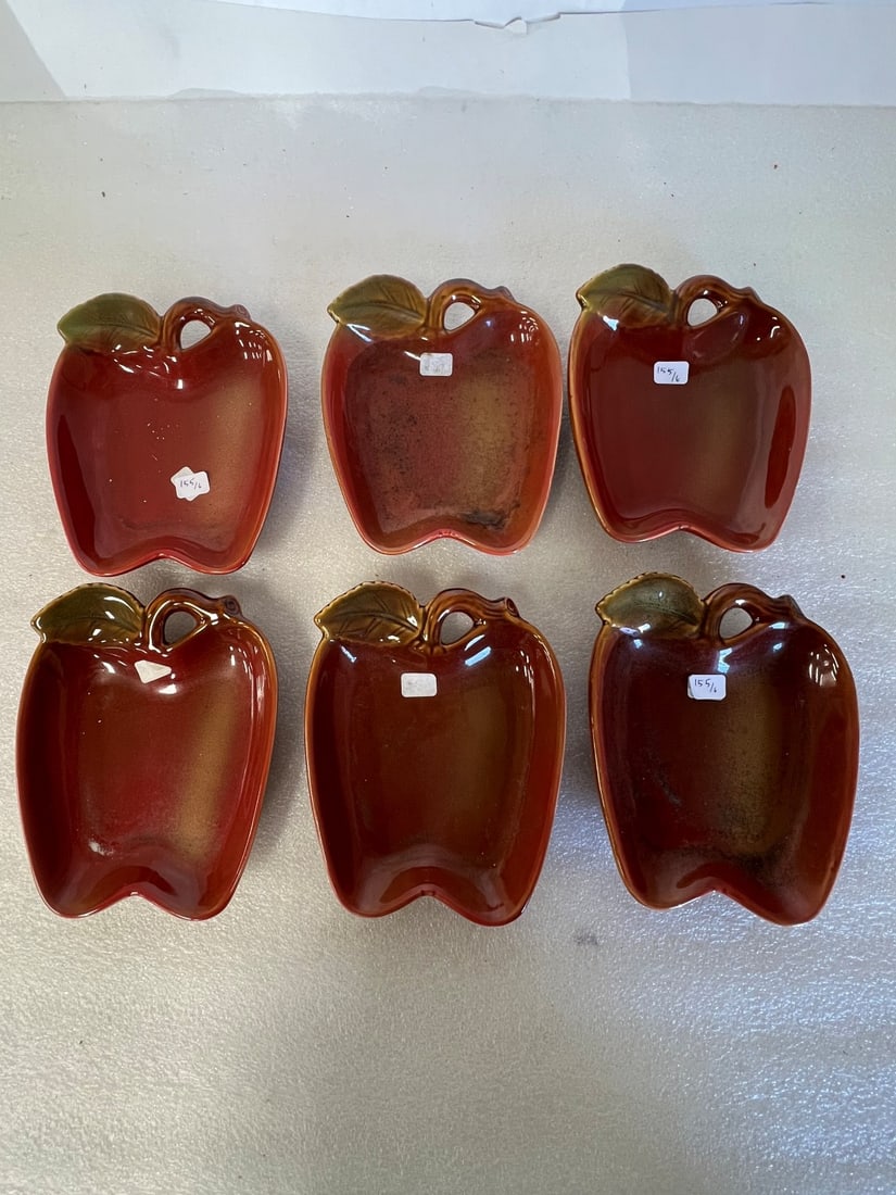 Six Art Deco Pottery Apple Dishes (1 of 2)