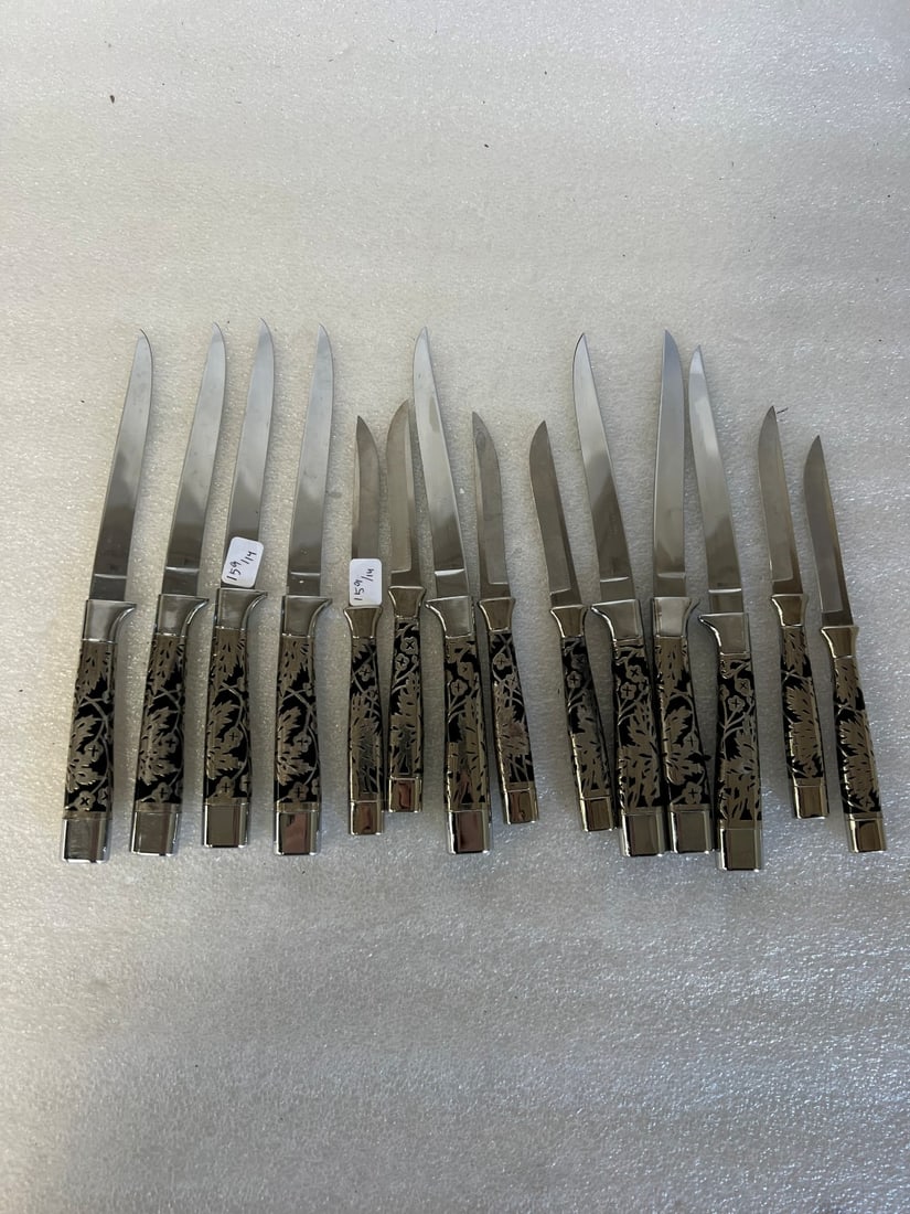 Carvel Hall Briddell Knives Silver on Onyx Handles (14): Eight are 8 1.4 :L abd 6 are 6 1/2"L Fourteen in the lot