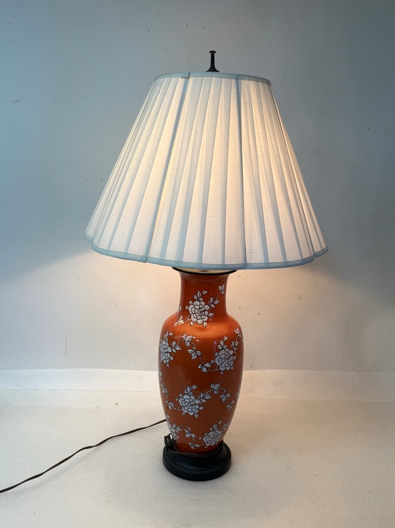 20thC. Chinese Porcelain Lamp (1 of 3)