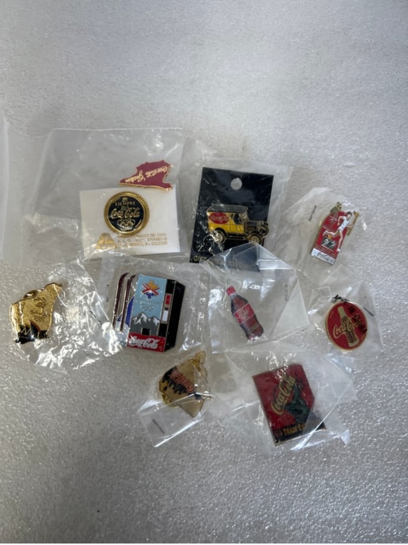 Collectors Lot Of Coca Cola Pin Backs (10 (1 of 3)
