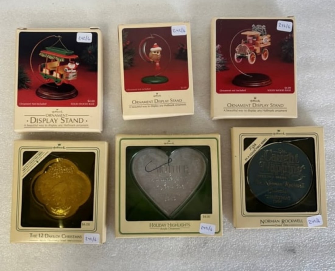 Hallmark Holiday Lot (6) (1 of 1)