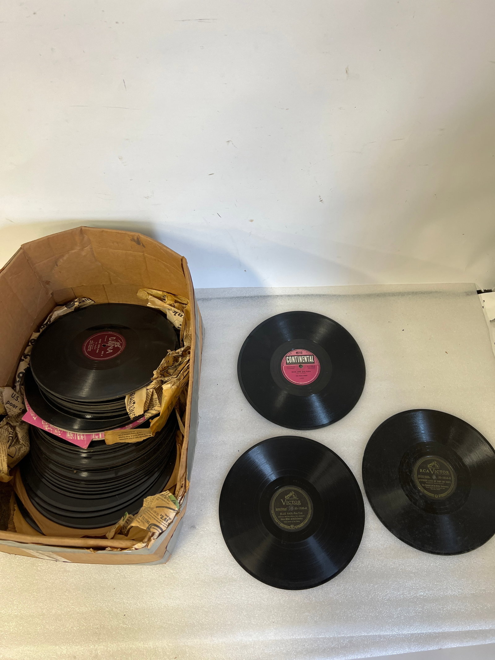 Vintage Records. 78's Box Lot. (1 of 2)