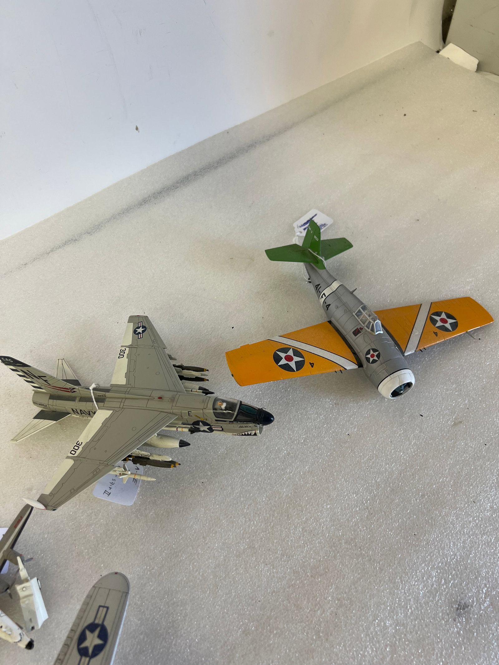 Airplane Models (4) - 3