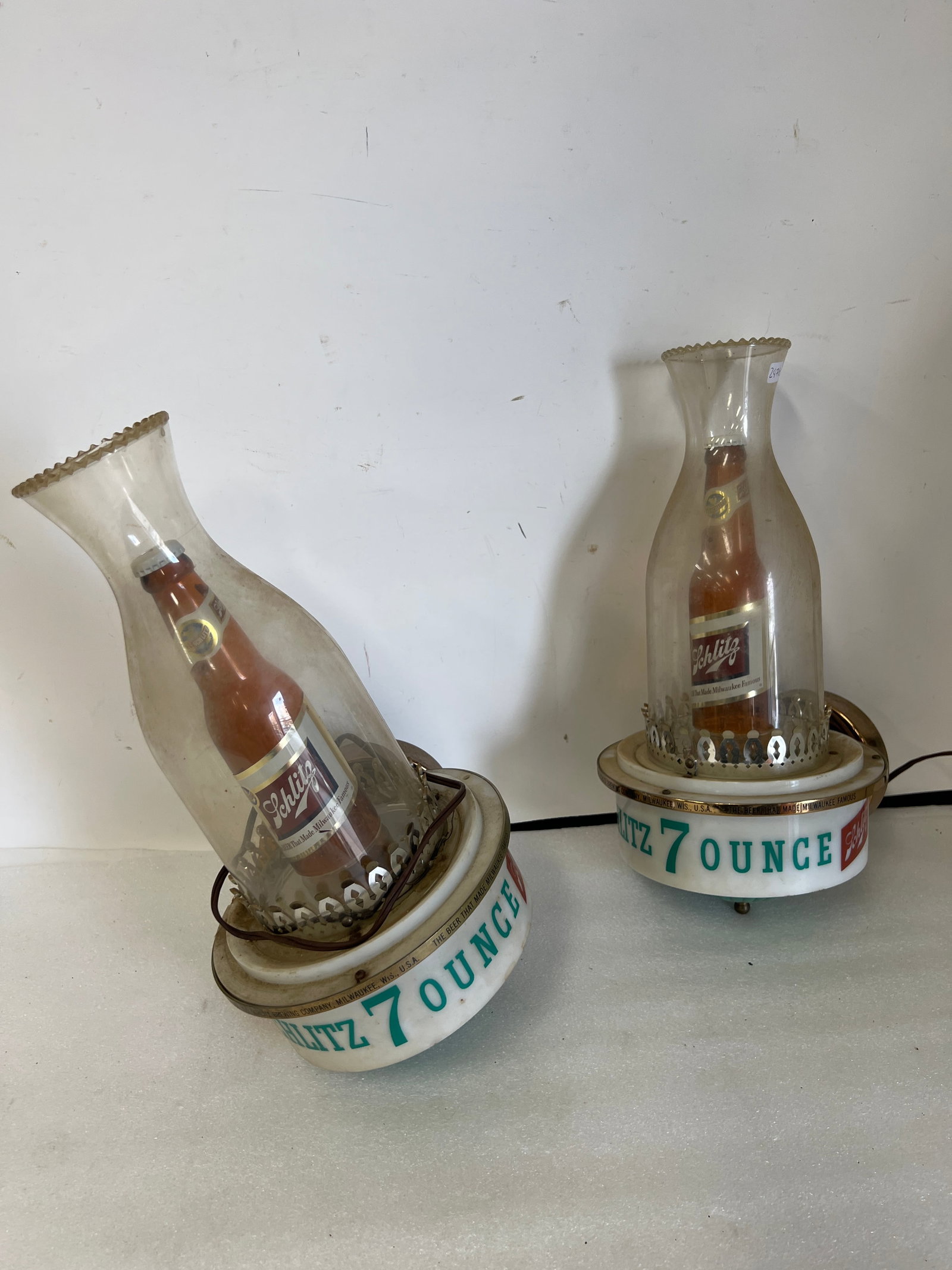 Schlitz Lite Up Bar Lamps for Wall Mout: As pictured. Features the product.