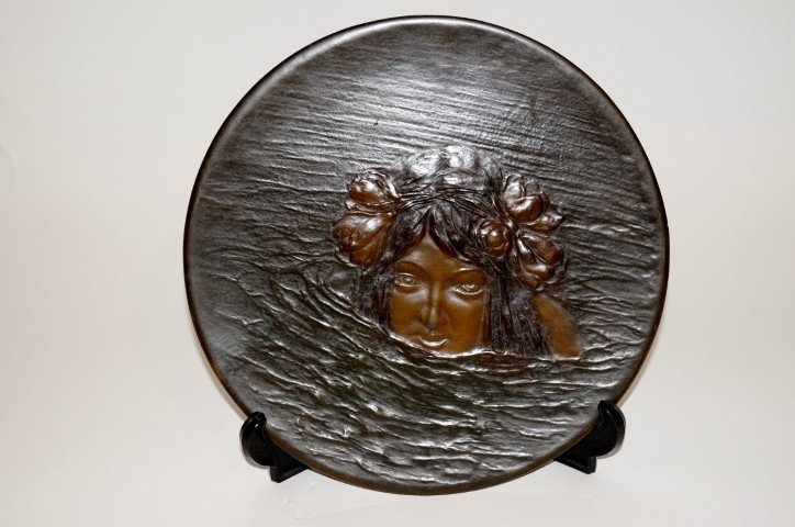 Art Nouveau bronze figural charger