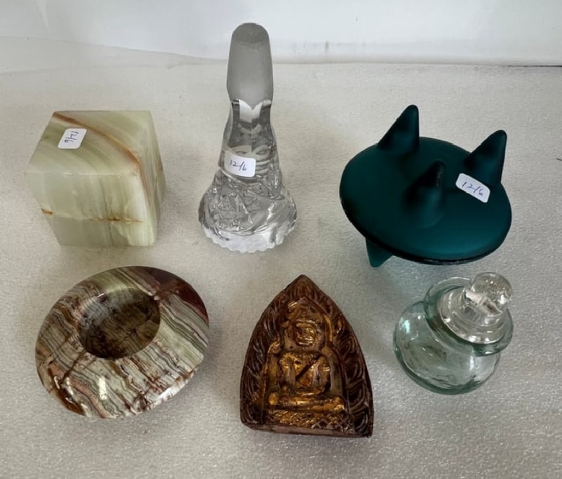 Collector or Dealer's Lot of Collectibles and Antiques (6) (1 of 1)