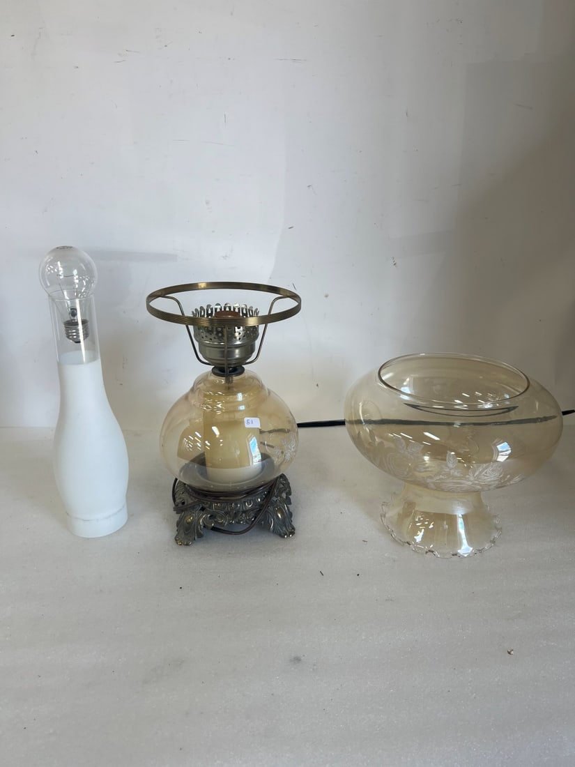 Gone With the Wind Electric Lamp.: Glass As pictured.