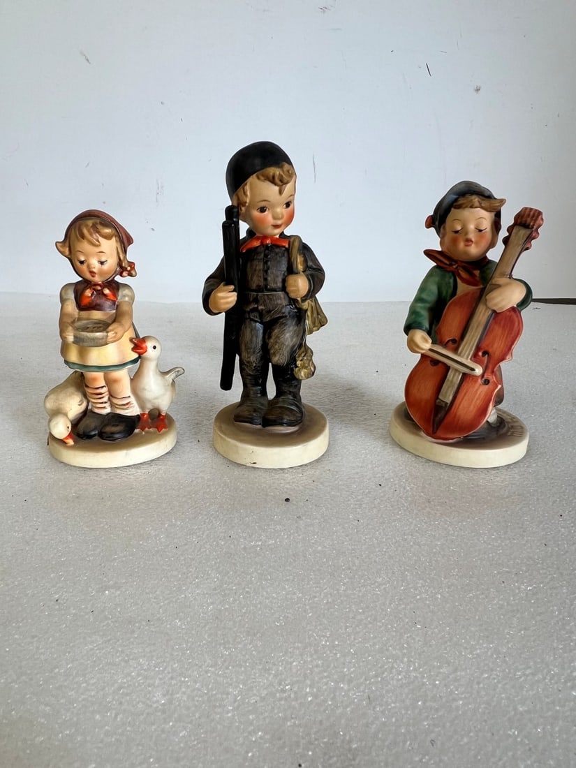 Hummel Figurines (3) (1 of 2)