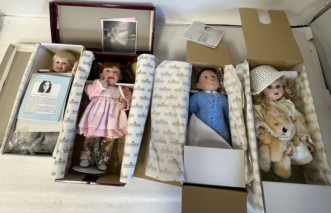 Collector's Lot of Ashton Drake Dolls. (4) (1 of 3)