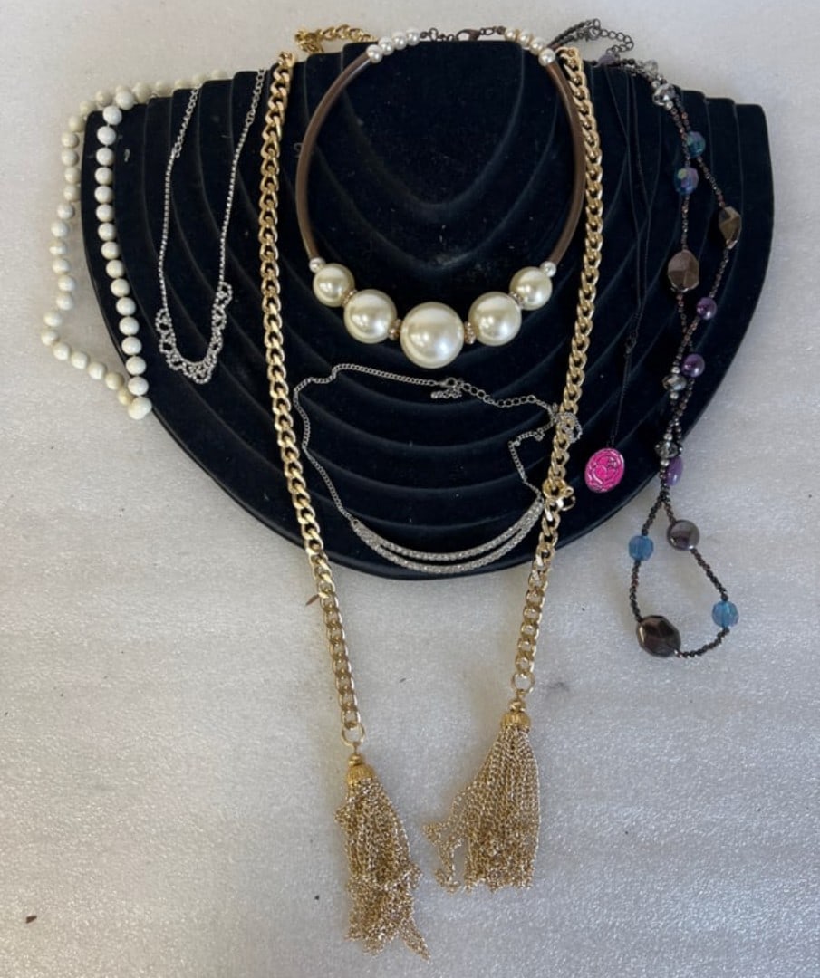 Vintage Costume Jewelry (7) (1 of 3)