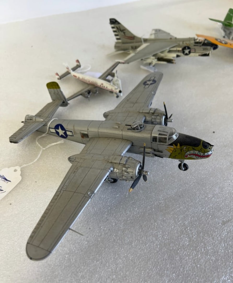 Airplane Models (4) - 2