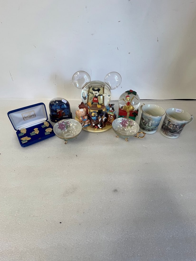 Dealer's Lot of Collectibles and Antiques(8) (1 of 6)