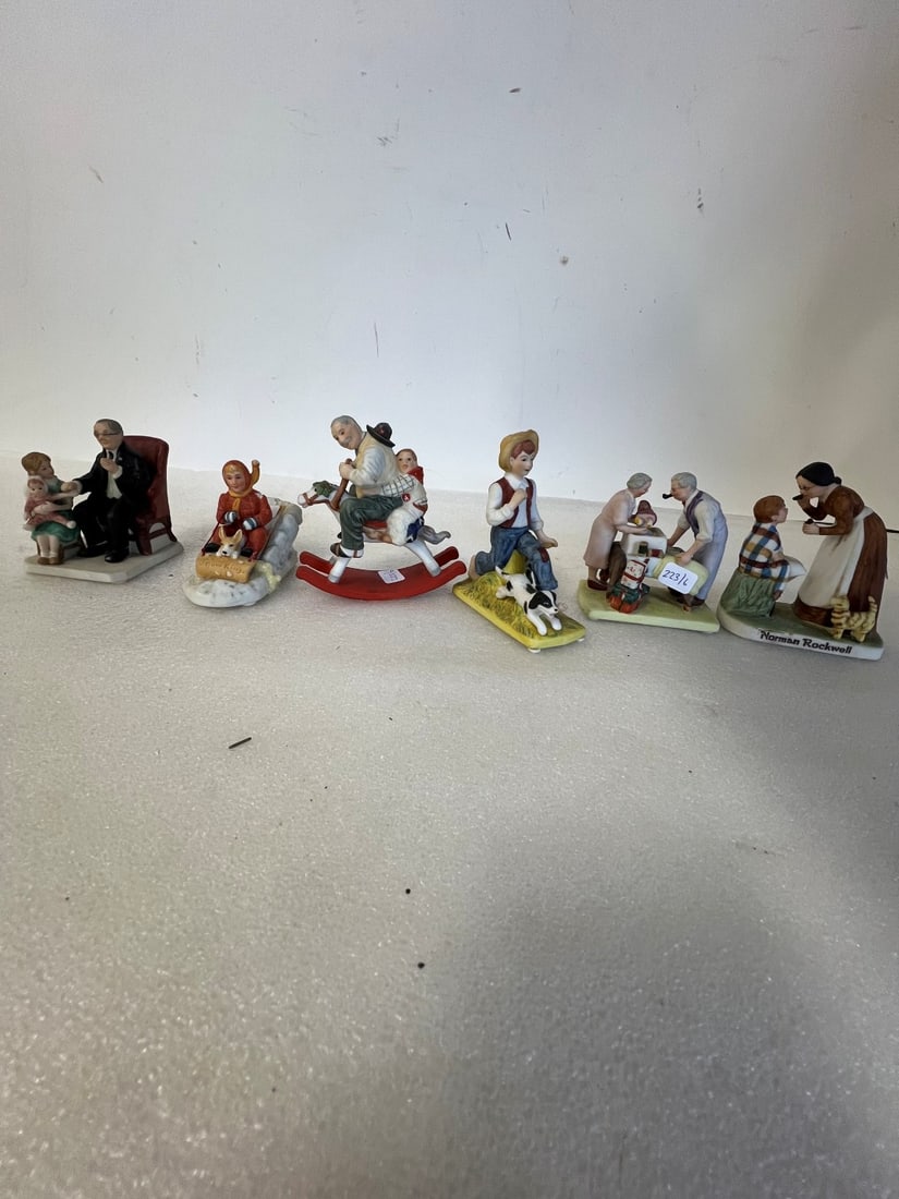 Collectors Lot of Norman Rockwell Figurines (6) (1 of 3)