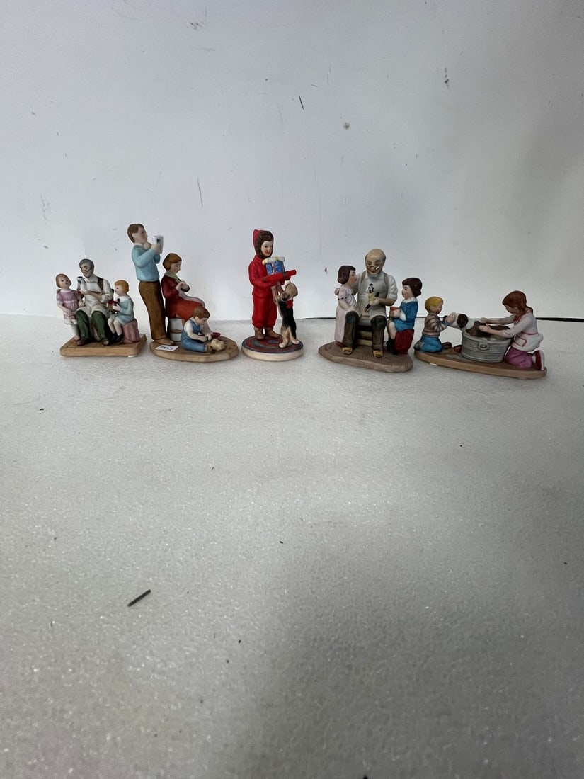 Norman Rockwell Museum Collection Figures (5) (1 of 3)