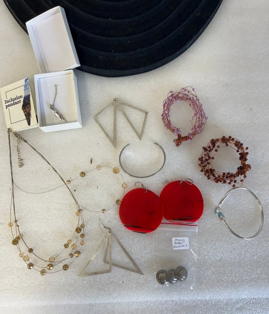Vintage Costume Jewelry (11) (1 of 3)