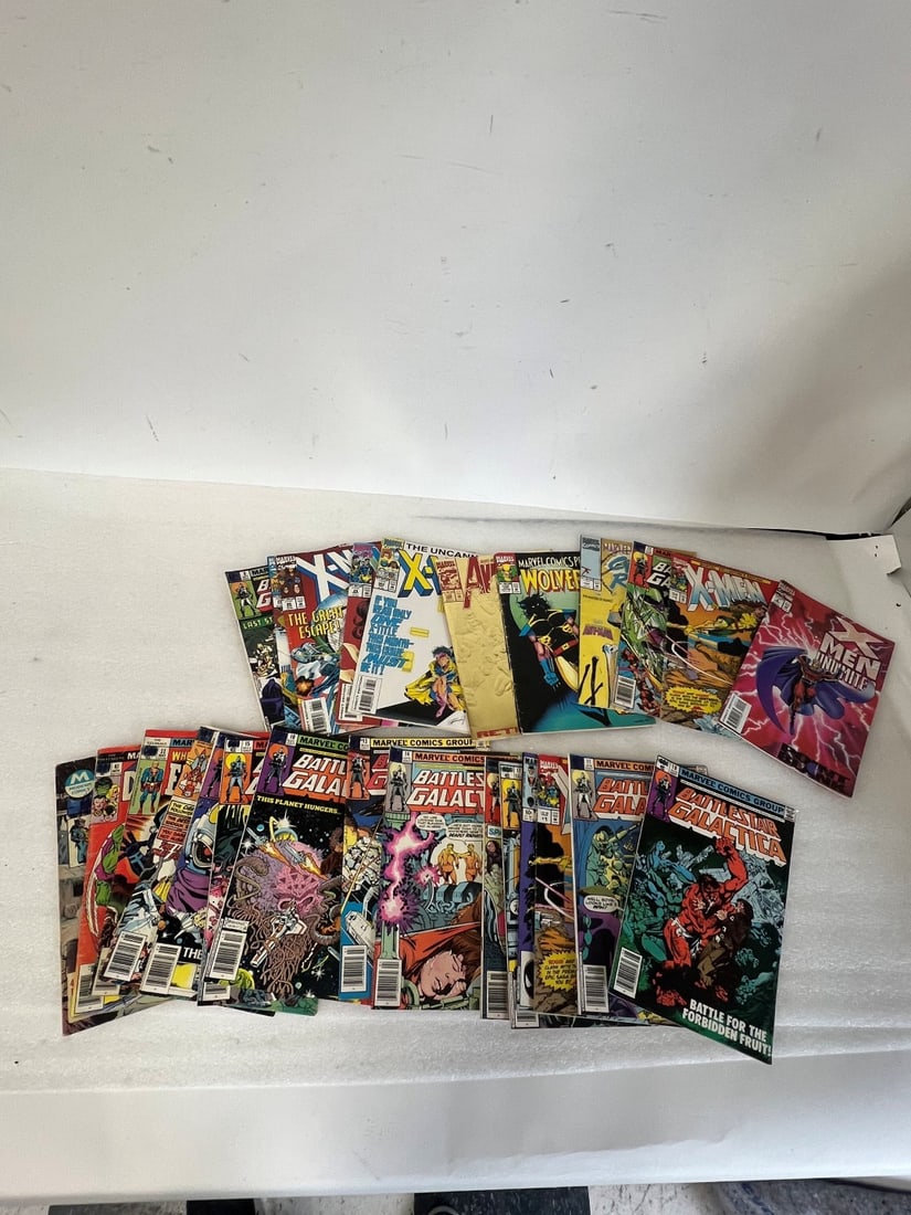 Marvel Comic Books (26): As pictured. Early 90's