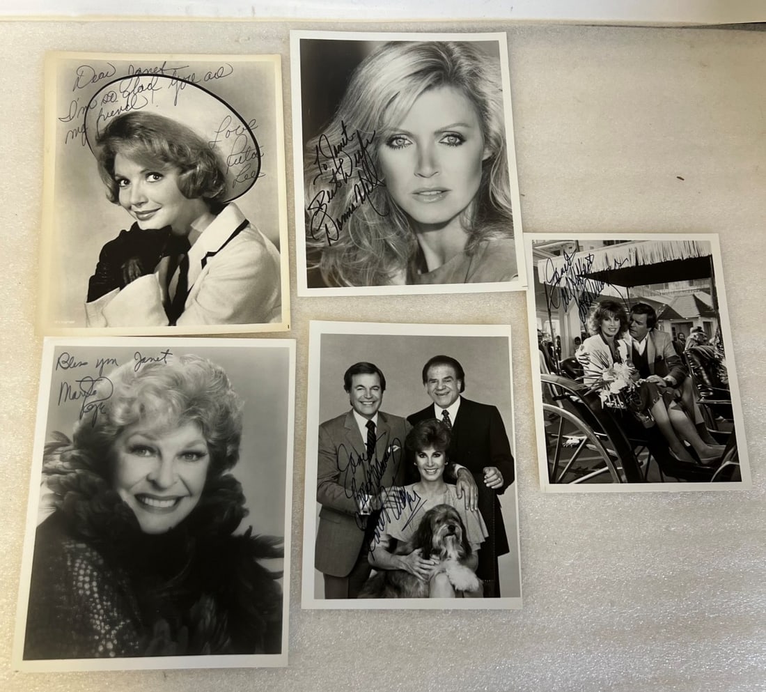 Signed Publicity Photos inc. Robert Wagner (5) (1 of 1)