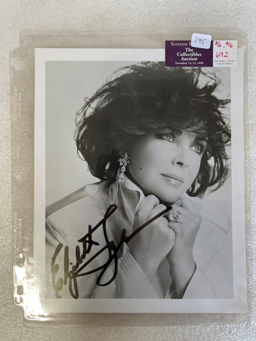 Autographed Photo Elizabeth Taylor (1 of 1)