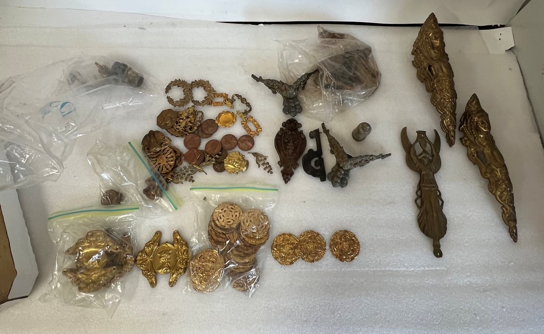Lot of Antique Brass Orrnaments, Etc.: As pictured