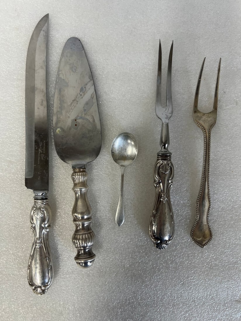 Vintage Sterling Silver Lot. (5): As pictured.
