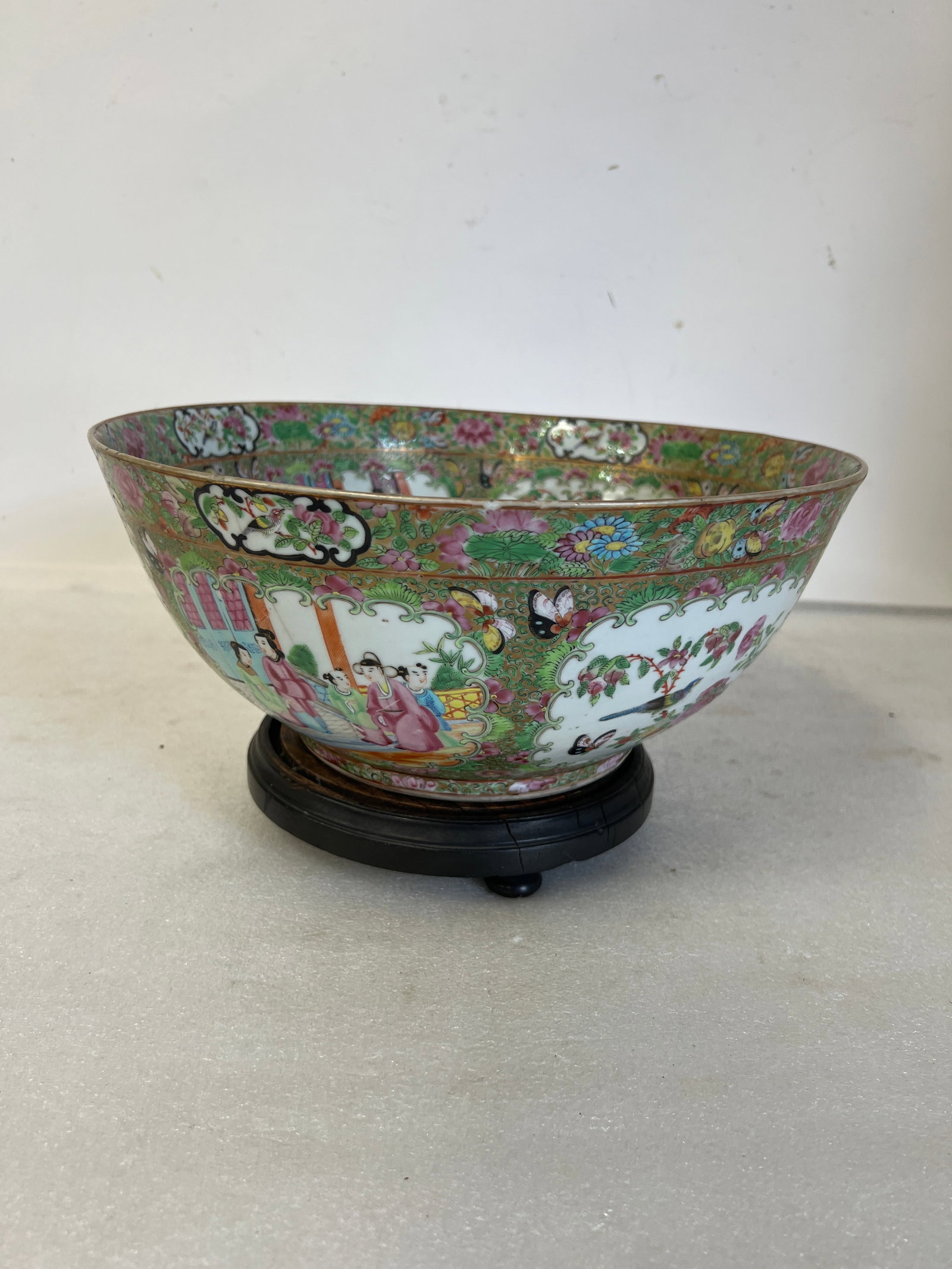 Antique Rose Medallion Bowl (1 of 2)